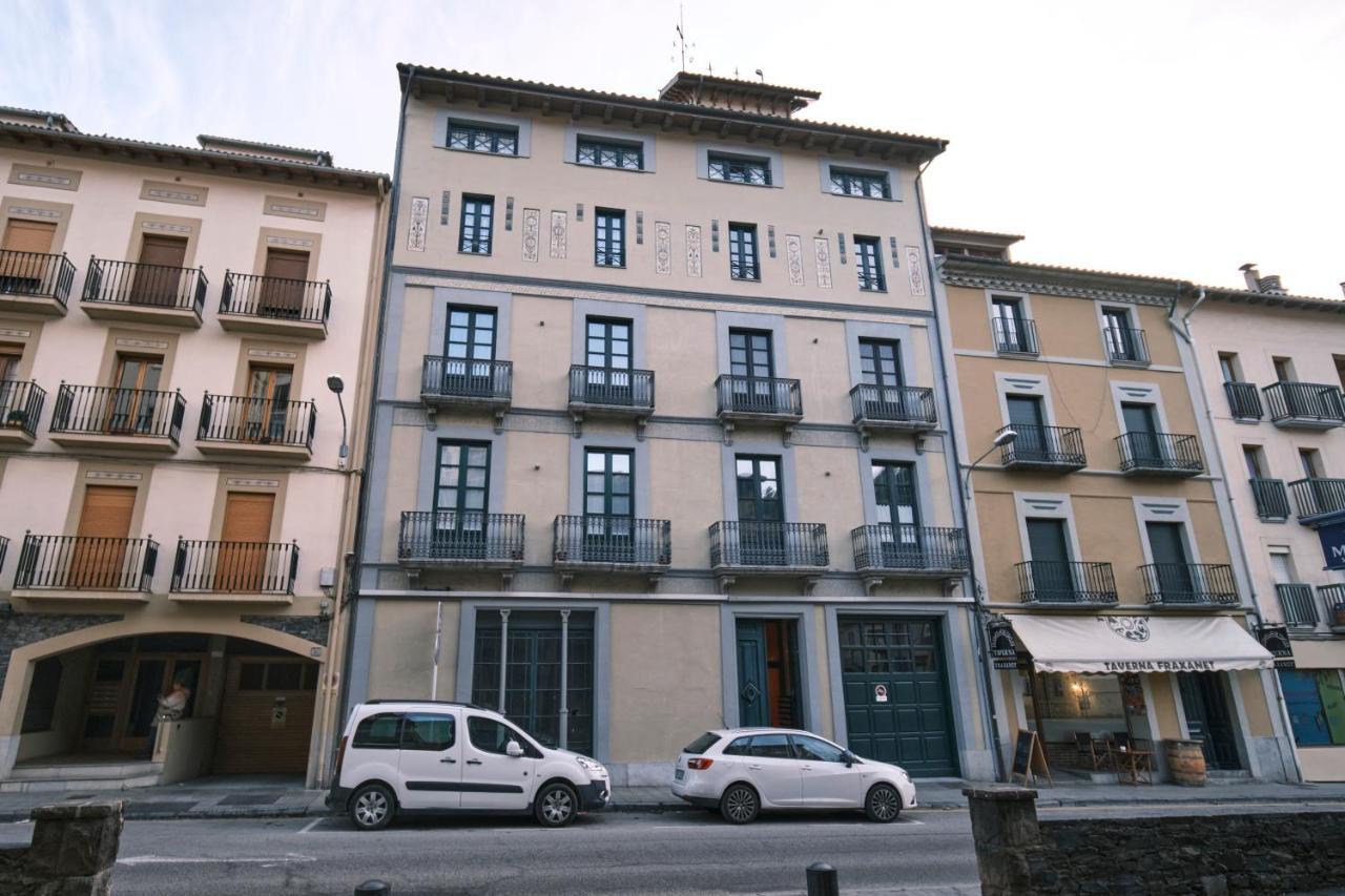 Magnolia Can Mateu, Bonito Apartamento Centrico Con Parking Camprodon Bagian luar foto